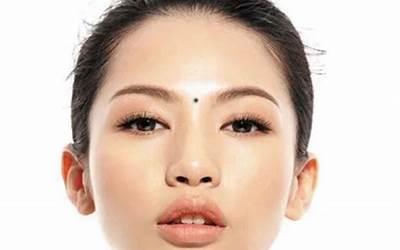 眉心宽的女人好吗