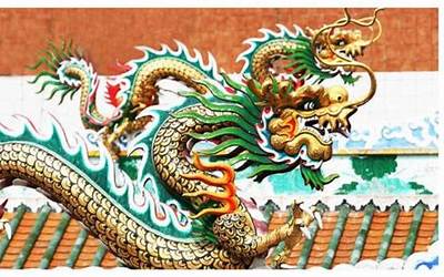 属龙躲春