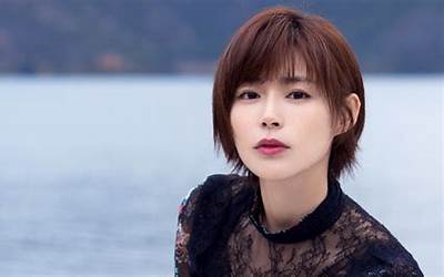 女人梦见长发剪成短发